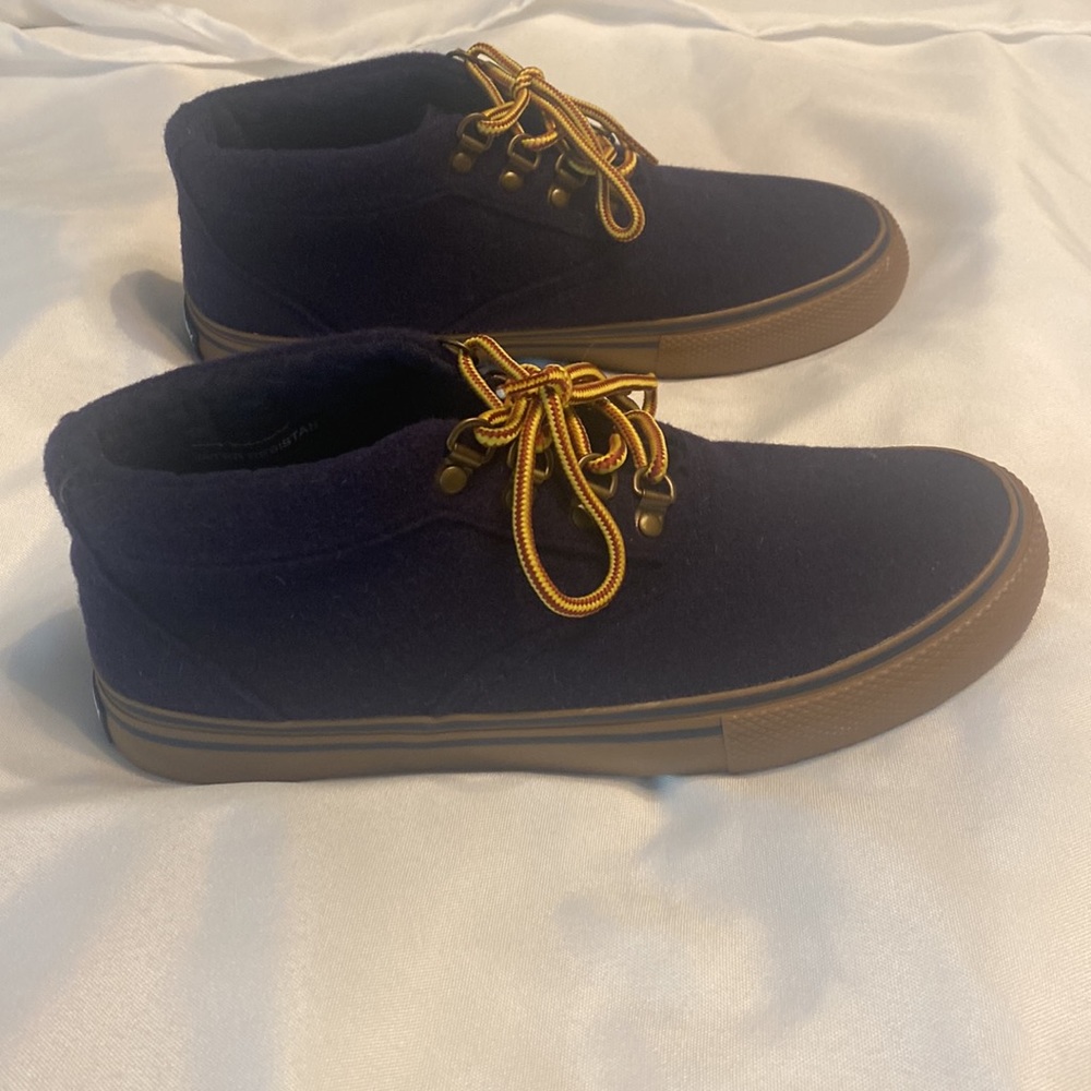 Sperry Topsider Lace up navy blue ankle shoes 7 1/2